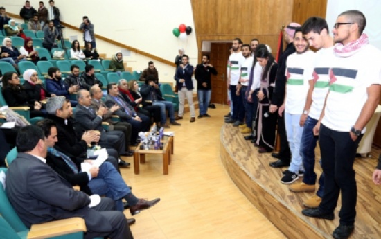 "لا للعنف ونعم للمسؤولية الاجتماعية" نشاط طلابي ينادي بالسلام وينبذ العنف في "أعمال الأردنية" "لا للعنف ونعم للمسؤولية الاجتماعية" نشاط طلابي ينادي بالسلام وينبذ العنف في "أعمال الأردنية"