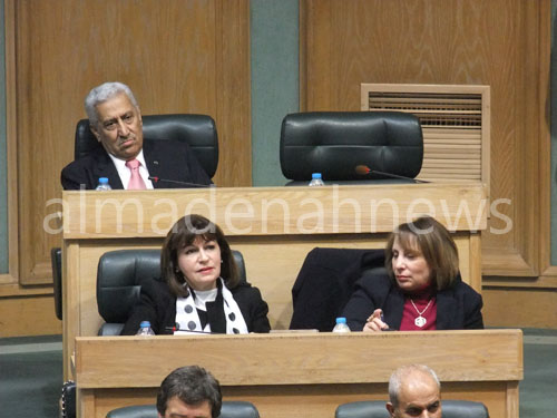 النواب يواصلون مناقشة الموازنة ويصوتون عليها مساء الاربعاء (تحديث مستمر) النواب يواصلون مناقشة الموازنة ويصوتون عليها مساء الاربعاء (تحديث مستمر)