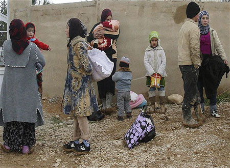 80% من اللاجئين السوريين في الأردن خارج المخيمات 80% من اللاجئين السوريين في الأردن خارج المخيمات