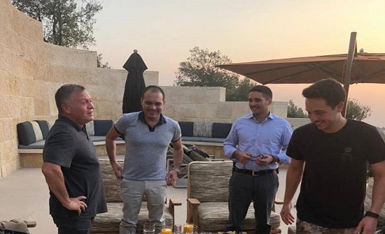 صورة .. الامير علي : مع اخواني وابن اخي صورة .. الامير علي : مع اخواني وابن اخي