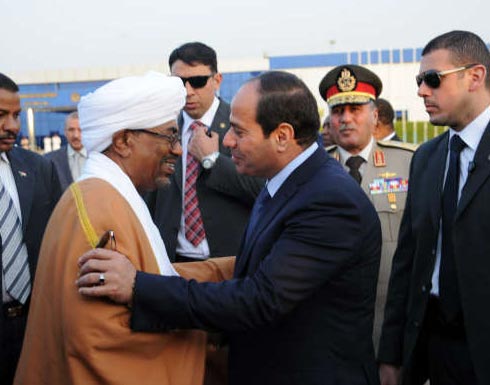 السيسي يثير جدلا بين الصحفيين في الخرطوم بعبارة “نعتبر السودان جزء من مصر” السيسي يثير جدلا بين الصحفيين في الخرطوم بعبارة “نعتبر السودان جزء من مصر”