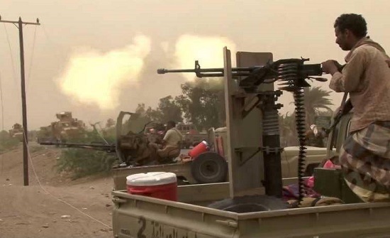 ميليشيات الحوثي تقتحم منازل بالحديدة وتحولها إلى ثكنات