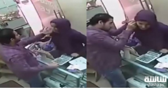 تغزلت بصاحب المحل و أغرته ثم قامت بفعلتها الشنيعة! تغزلت بصاحب المحل و أغرته ثم قامت بفعلتها الشنيعة!