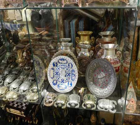 عاملات الفضة في ضانا يتعرضن لسوء المعاملة