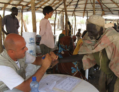 السودان يطرد 20 موظفا بمفوضية الأمم المتحدة للاجئين في دارفور السودان يطرد 20 موظفا بمفوضية الأمم المتحدة للاجئين في دارفور