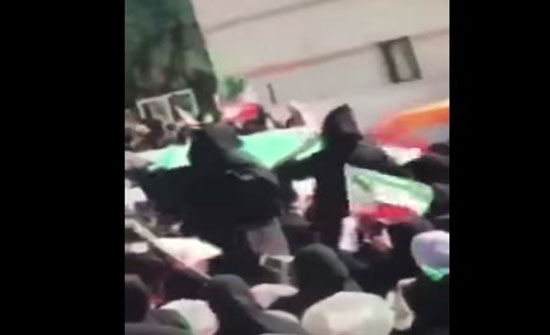 حفل مختلط ورقص الطالبات يثير جدلا في الكويت (فيديو)
