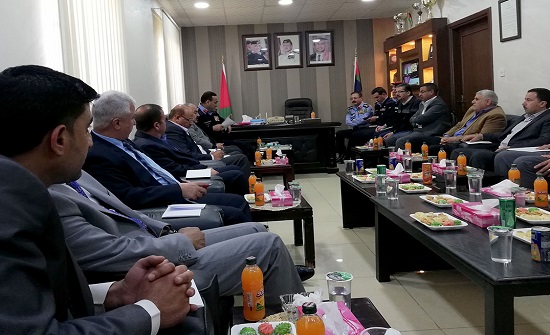 المفرق.. لقاء يؤكد أهمية الشراكة بين الأمن العام ومجلس المحافظة لخدمة المجتمع المفرق.. لقاء يؤكد أهمية الشراكة بين الأمن العام ومجلس المحافظة لخدمة المجتمع