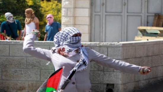 نساء الانتفاضة... مناضلات كاملات العضوية رغم الاحتلال وضغط المجتمع نساء الانتفاضة... مناضلات كاملات العضوية رغم الاحتلال وضغط المجتمع