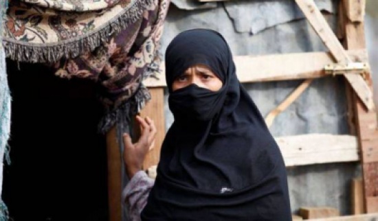 انتحار امرأة يمنية مع طفلتيها بسبب الفقر انتحار امرأة يمنية مع طفلتيها بسبب الفقر
