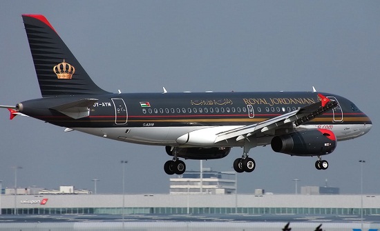 طيار أردني للركاب : سنمر من فوق القدس وهي عاصمة فلسطين