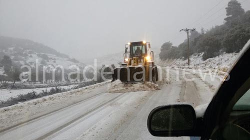 بالصور | جرش تساقط كثيف للثلوج على طريق سوف / عبين عبلين بالصور | جرش تساقط كثيف للثلوج على طريق سوف / عبين عبلين