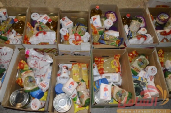 مدرسة ايدون توزع طرود الخير على اسر فقيرة بلواء بني عبيد