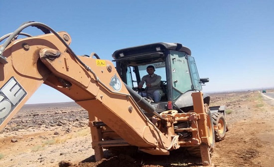المباشرة بإصلاح خط المياه الناقل لمنطقة الصفاوي المباشرة بإصلاح خط المياه الناقل لمنطقة الصفاوي