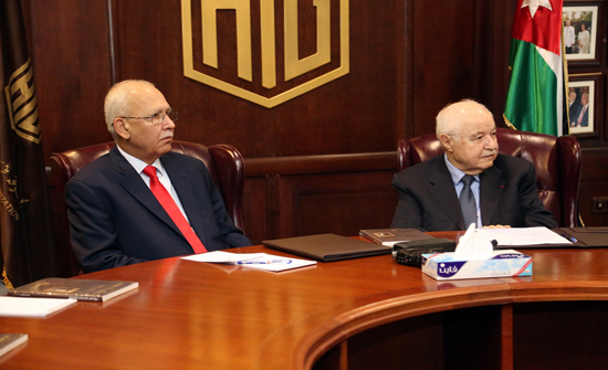 اتفاقية تعاون بين "المهندسين" و"طلال أبو غزالة" اتفاقية تعاون بين "المهندسين" و"طلال أبو غزالة"