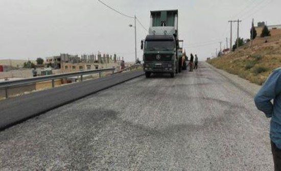 اشغال الطفيلة تستكمل فتح طرق تعرضت للانجرافات