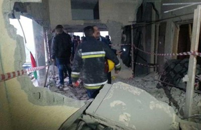 إسرائيل تهدم منزل فلسطيني متهم بشن هجوم قتل فيه مستوطنان إسرائيل تهدم منزل فلسطيني متهم بشن هجوم قتل فيه مستوطنان