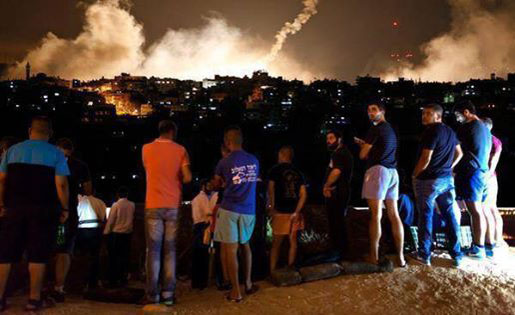 مراسلة سي ان ان : سكان سديروت يراقبون قصف غزة ويرقصون ويمرحون