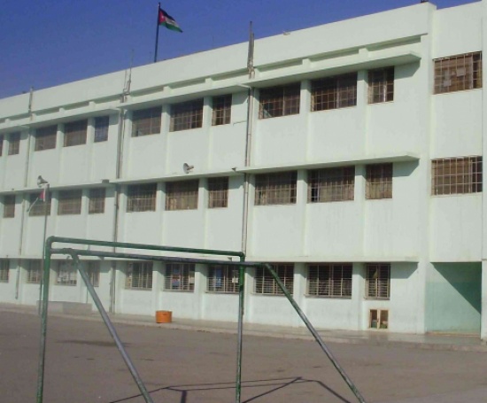 مدرسة في منطقة الزعتري تستحدث مشروعا للزراعات المائية مدرسة في منطقة الزعتري تستحدث مشروعا للزراعات المائية