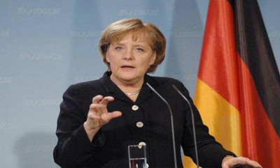 ميركل تعلن تأييد الاتحاد الأوروبي لإنشاء مناطق حماية في سورية