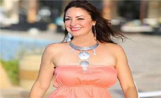 مغردون يتغزلون بجمالها .. نرمين الفقى تتصدر تريند تويتر مغردون يتغزلون بجمالها .. نرمين الفقى تتصدر تريند تويتر
