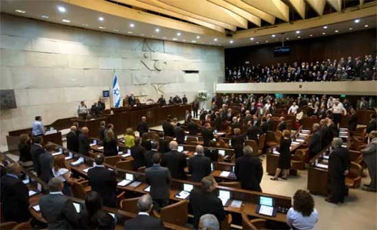 منع لمّ شمل العائلات الفلسطينية.. الكنيست يعيد العمل بقانون المواطنة المثير للجدل منع لمّ شمل العائلات الفلسطينية.. الكنيست يعيد العمل بقانون المواطنة المثير للجدل