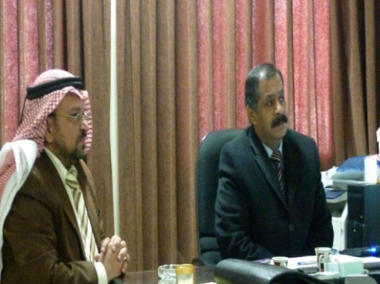 مدير عام دائرة الشؤون الفلسطينية يتفقد مخيمي حطين والزرقاء