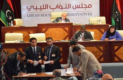 البرلمان الليبي المعترف به يصوت على منح الثقة لحكومة الوفاق الوطني البرلمان الليبي المعترف به يصوت على منح الثقة لحكومة الوفاق الوطني