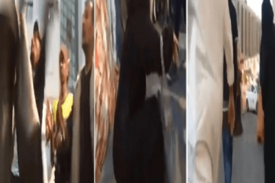 شاهد.. شاب يصفع سعودية ويسقطها أرضاً