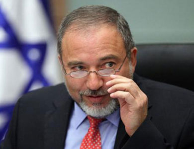 ليبرمان يؤيد تمركز “مفتشين أوروبيين” لمراقبة حدود غزة