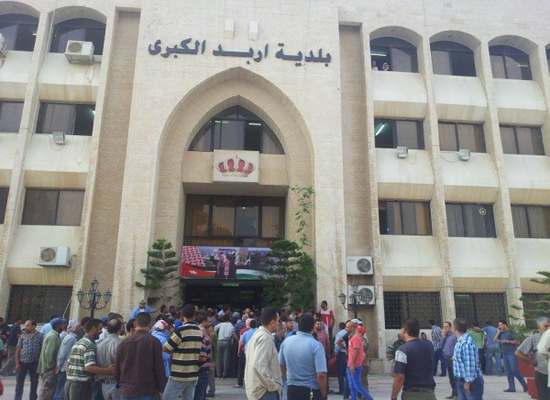 حملة لإزالة مظاهر الدعاية الانتخابية في اربد الاولى حملة لإزالة مظاهر الدعاية الانتخابية في اربد الاولى