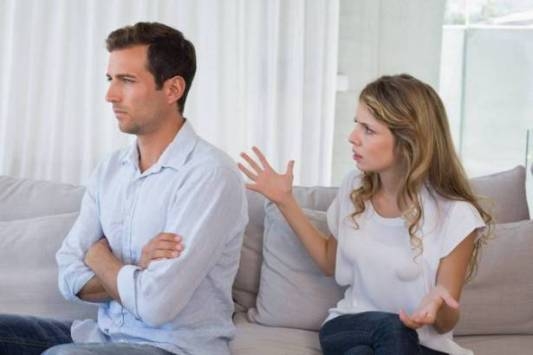 7 عبارات يكره الزوج سماعها من زوجته