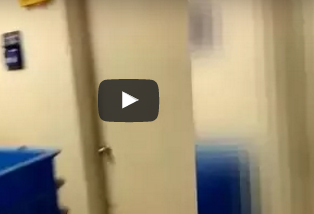 بالفيديو.. مطعم شهير بأمريكا يخزن عجينة البيتزا في دورات المياه