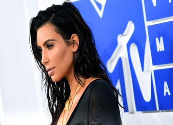 ترحيب كبير بعودة كيم كارداشيان إلى "فيسبوك"