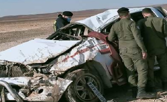 بالصور : اصابات اثر تدهور مركبة على طريق الازرق بالصور : اصابات اثر تدهور مركبة على طريق الازرق