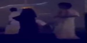بالفيديو: فتاة تتعرض للتحرش اللفظي والجسدي بالفيديو: فتاة تتعرض للتحرش اللفظي والجسدي