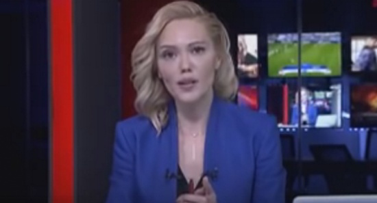 فيديو جديد للحظة اقتحام القناة التركية... ورد فعل المذيعة! فيديو جديد للحظة اقتحام القناة التركية... ورد فعل المذيعة!