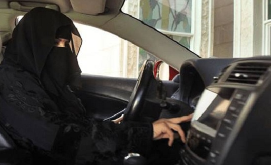 أرادت تعلم قيادة السيارة.. فدهست والدتها بالخطأ! أرادت تعلم قيادة السيارة.. فدهست والدتها بالخطأ!