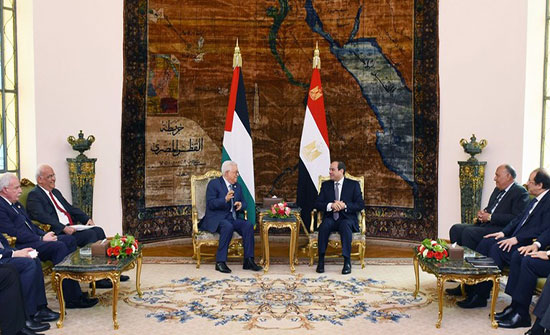 السيسي يؤكد لعباس دعم مصر لإقامة دولة فلسطينية عاصمتها القدس الشرقية السيسي يؤكد لعباس دعم مصر لإقامة دولة فلسطينية عاصمتها القدس الشرقية