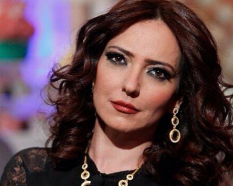 بالصورة - امل عرفة مفجوعة على نعش والدها الملحن الكبير بالصورة - امل عرفة مفجوعة على نعش والدها الملحن الكبير
