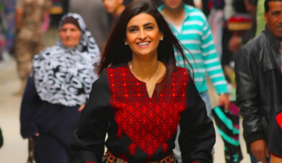 علا الفارس بين اشقائها الاربعة " صورة " علا الفارس بين اشقائها الاربعة " صورة "