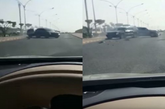 شاهد.. اصطدام متعمد بين سيارتين