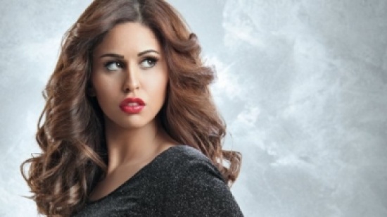 الأردنية مي سليم تتلألأ بفستان شتوي أنيق وعقد ملكي.. صور الأردنية مي سليم تتلألأ بفستان شتوي أنيق وعقد ملكي.. صور
