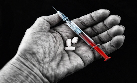 لجنة مكافحة المخدرات في الكرك تناقش خطط عملها لجنة مكافحة المخدرات في الكرك تناقش خطط عملها