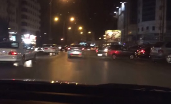 فيديو : متطرف أردني يغني لداعش في شوارع عمان فيديو : متطرف أردني يغني لداعش في شوارع عمان