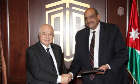 "أبوغزاله" و"أمفنت" توقعان مذكرة تفاهم للتعاون في التدريب للعاملين في القطاع الصحي