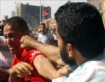 جماعة الإخوان المسلمين في مصر تدعو معارضيها إلى الكف عن التمثيل جماعة الإخوان المسلمين في مصر تدعو معارضيها إلى الكف عن التمثيل