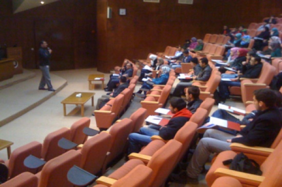 تنظيم ندوة بعنوان " القرصنة الالكترونية" في كلية الامير الحسين