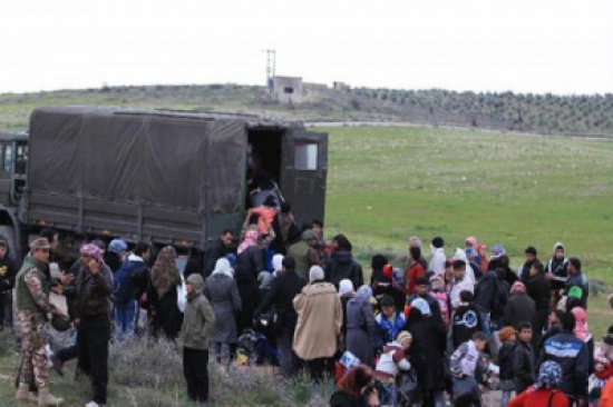 140 لاجئا سوريا  يدخلون الأردن و197 يغادرون