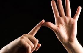 أداء القسم لمترجمي لغة الإشارة الحاصلين على رخص مزاولة المهنة