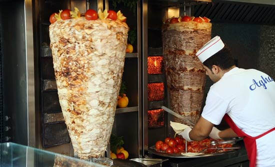 اكثر من 105 آلاف تصريح عمل للسوريين خلال عامين في الاردن اكثر من 105 آلاف تصريح عمل للسوريين خلال عامين في الاردن